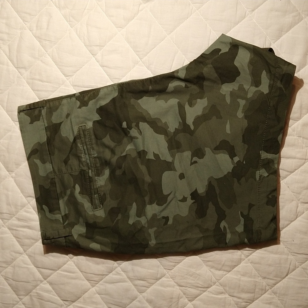 Old Navy shorts - Picture 2 of 5